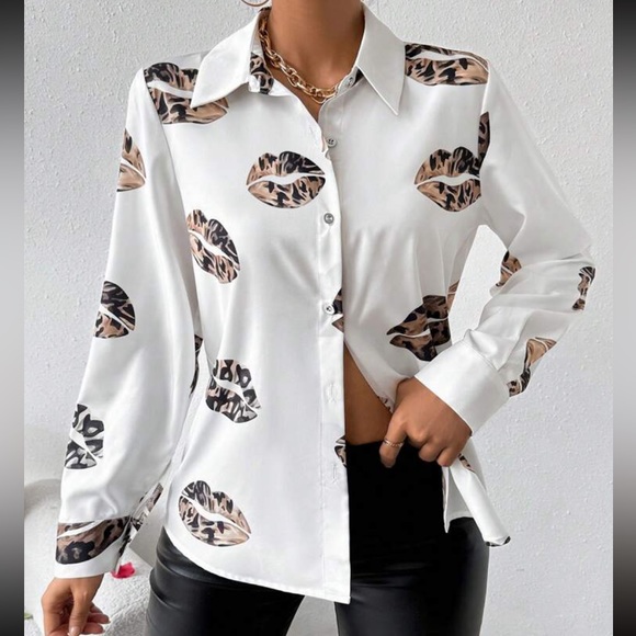 Luxe Leopard Lips Print Button Down Up Shirt Top Blouse - Picture 5 of 7